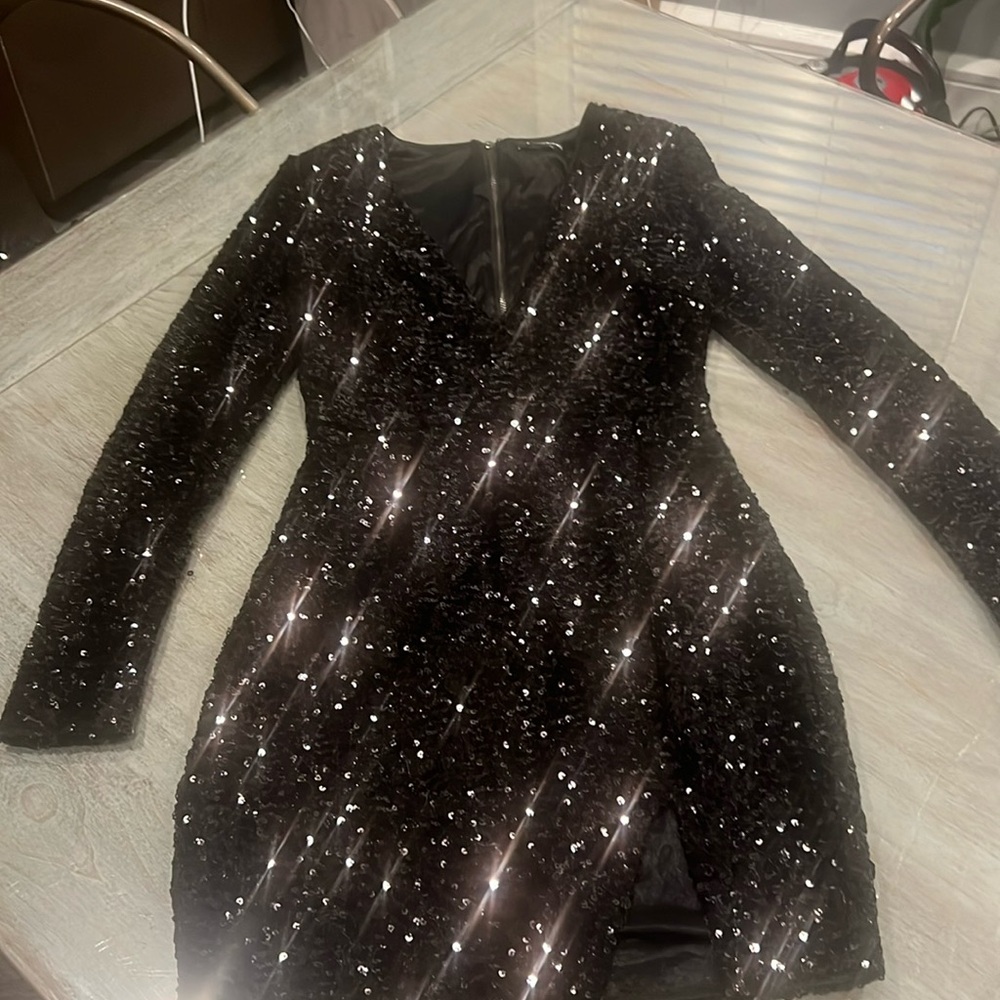 BEBE XS sexy black vneck long sleeve sequin cocktail dresss